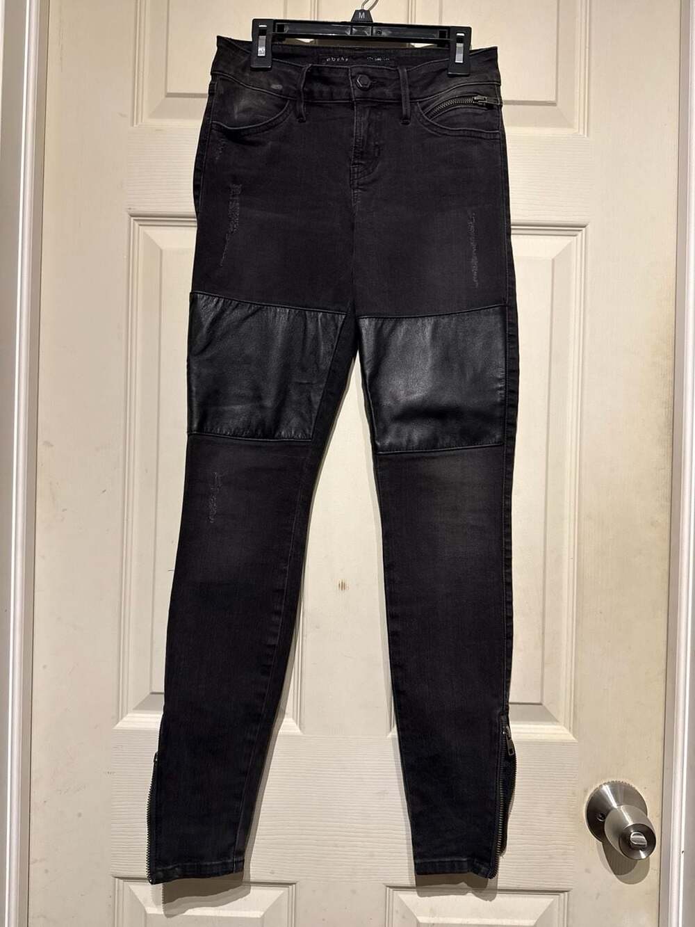 Guess Jeans 23 in.